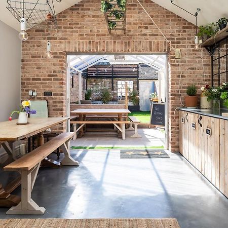 The Walled Garden At Cheshire Boutique Bathhouse 낸트위치 외부 사진