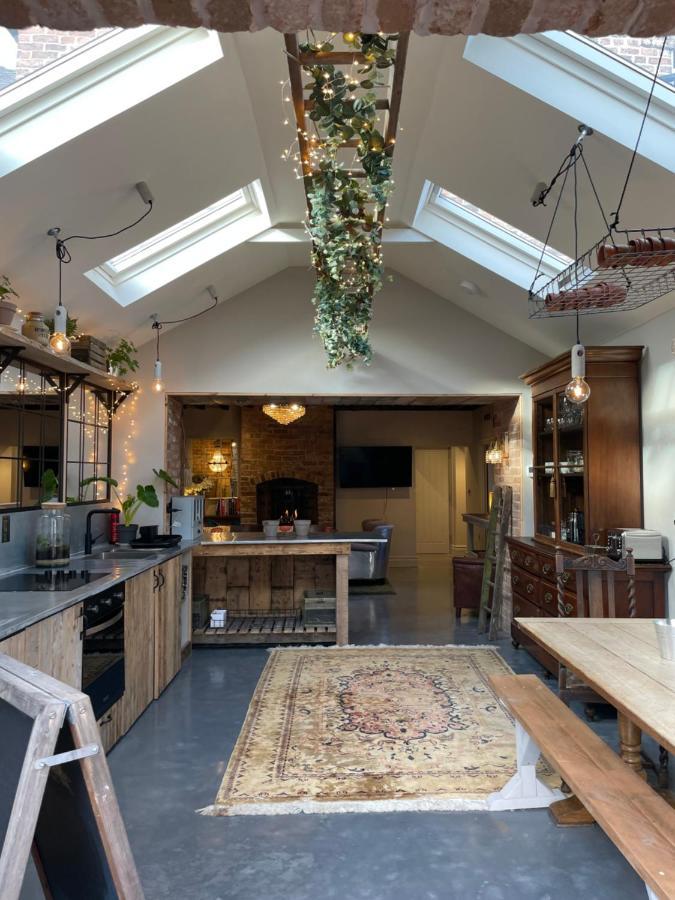 The Walled Garden At Cheshire Boutique Bathhouse 낸트위치 외부 사진