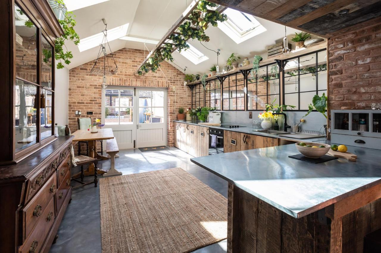 The Walled Garden At Cheshire Boutique Bathhouse 낸트위치 외부 사진