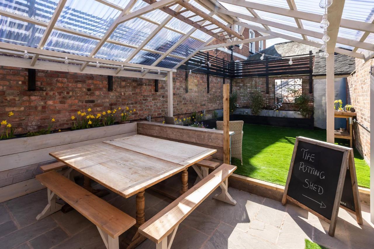The Walled Garden At Cheshire Boutique Bathhouse 낸트위치 외부 사진