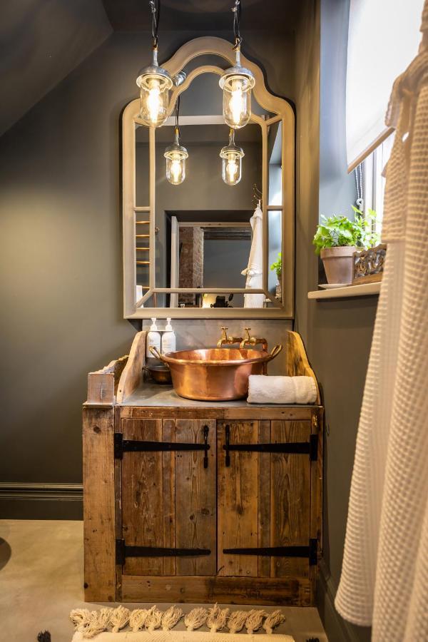 The Walled Garden At Cheshire Boutique Bathhouse 낸트위치 외부 사진