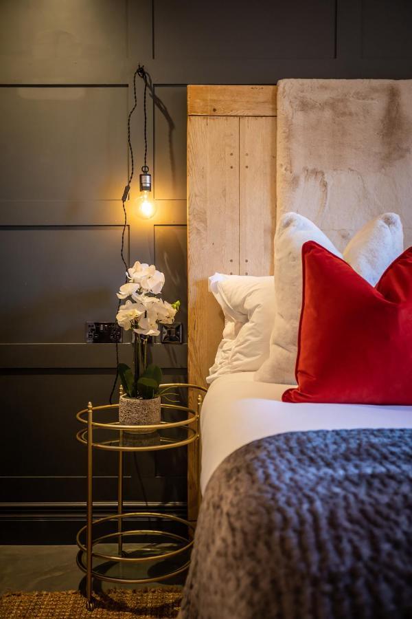 The Walled Garden At Cheshire Boutique Bathhouse 낸트위치 외부 사진