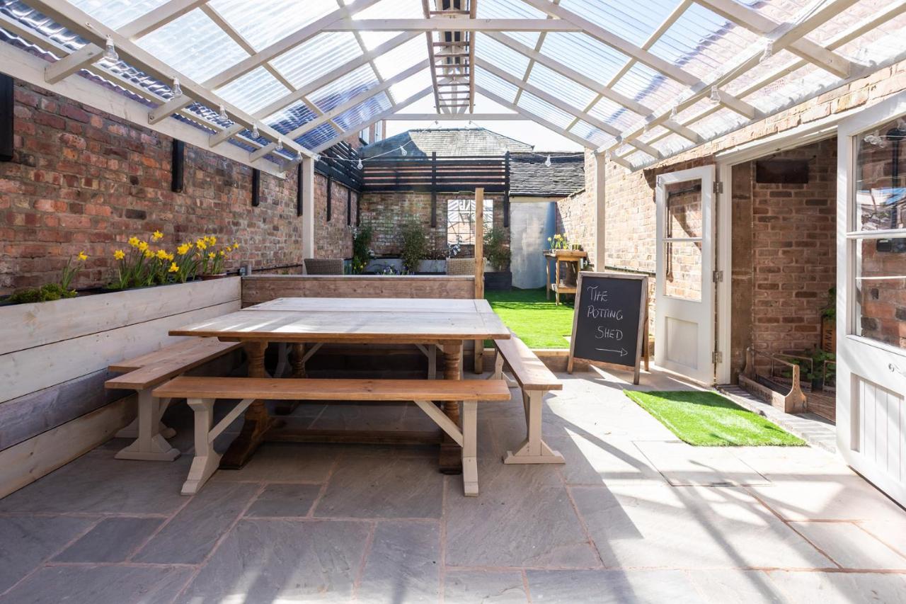 The Walled Garden At Cheshire Boutique Bathhouse 낸트위치 외부 사진