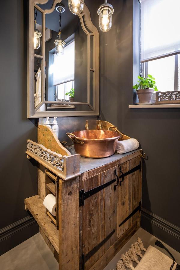 The Walled Garden At Cheshire Boutique Bathhouse 낸트위치 외부 사진