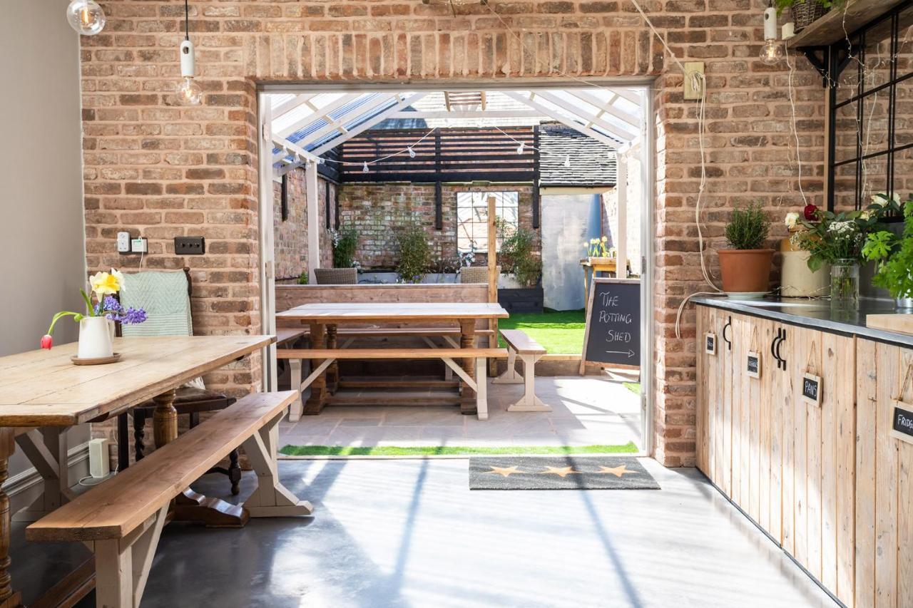 The Walled Garden At Cheshire Boutique Bathhouse 낸트위치 외부 사진