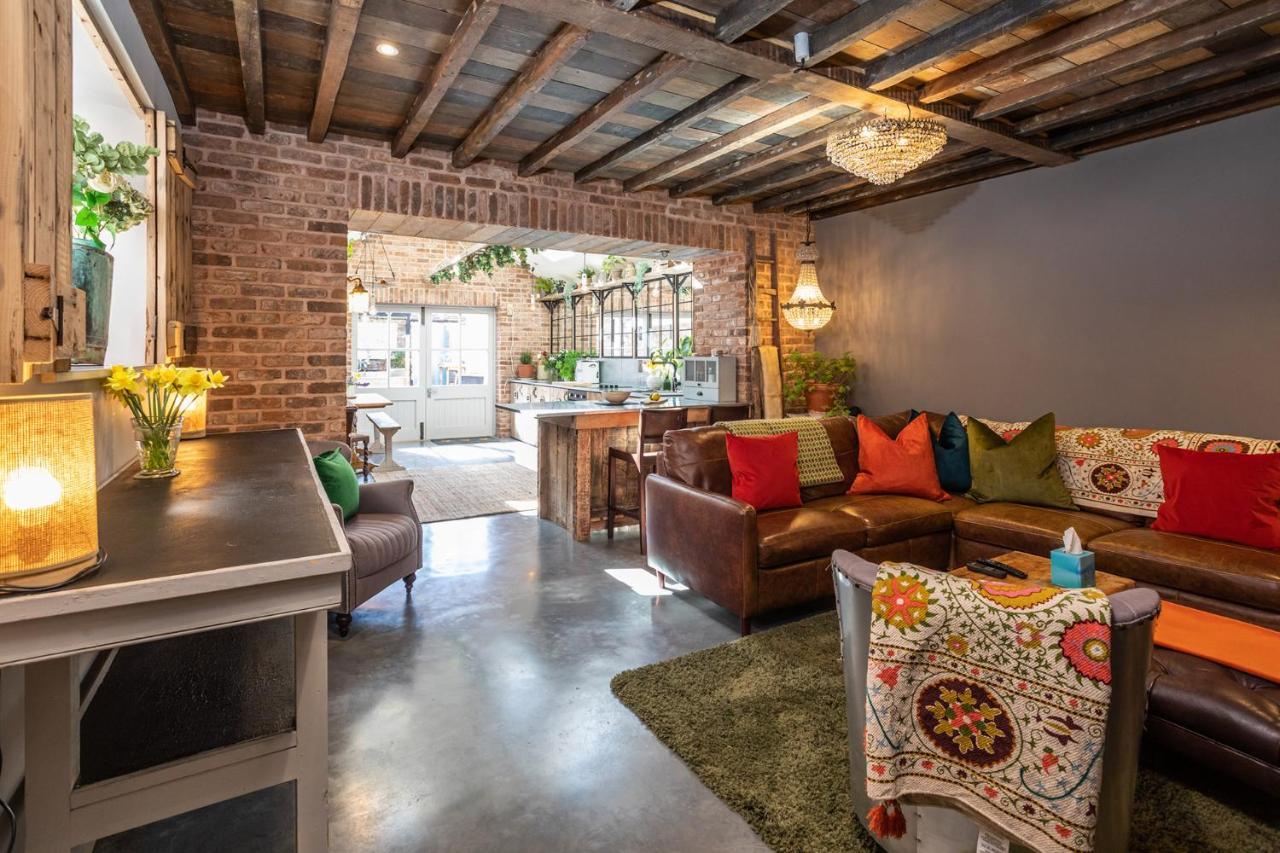 The Walled Garden At Cheshire Boutique Bathhouse 낸트위치 외부 사진