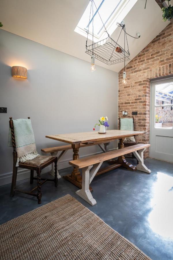 The Walled Garden At Cheshire Boutique Bathhouse 낸트위치 외부 사진